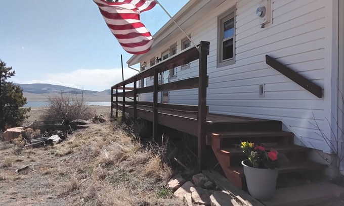 Lake George Cabin | The Bighorn Cabin overlooking Elevenmile Canyon Reservoir from Jacuzzi & Patio!