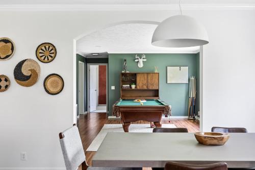 Douglas House | The Birdcage