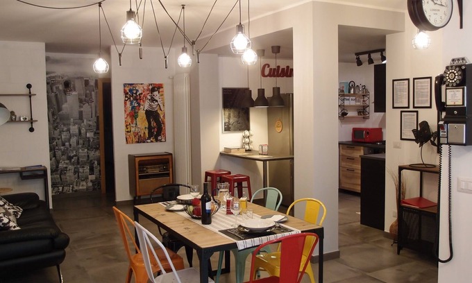 Valenzano Apartment | The black dog house: All NEW retro & industrial apartment close to Bari