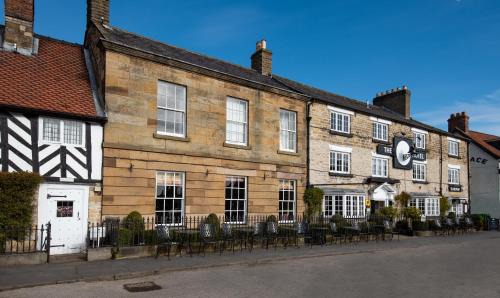 Helmsley Hotel | The Black Swan - The Inn Collection Group