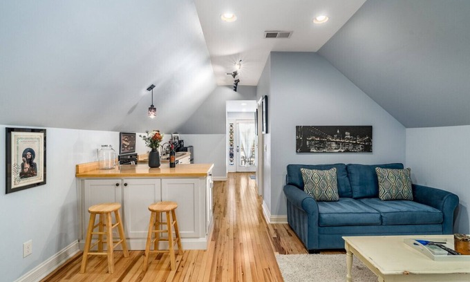 Radnor Apartment | The Blue Loft (Morton Upper)