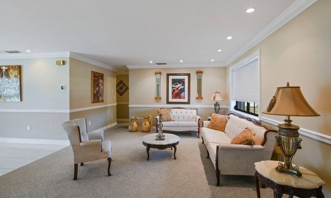 Richmond Heights House | ★ The Blue Palmetto ★ SW Miami near Miami Zoo & Gardens!