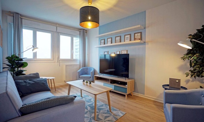 Chateaudun-Bannier Apartment | The Blue Scandinave - Gare Orléans 5min. - Wifi/Netflix/Self-checkin