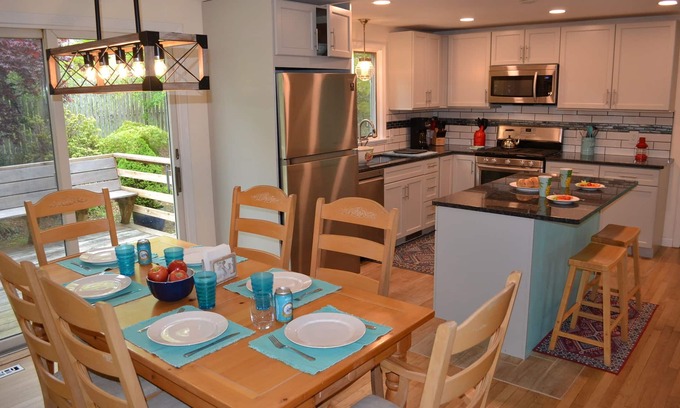 South Chatham House | The Boarding House, King bed comfort. Close to Nantucket Sound beaches.