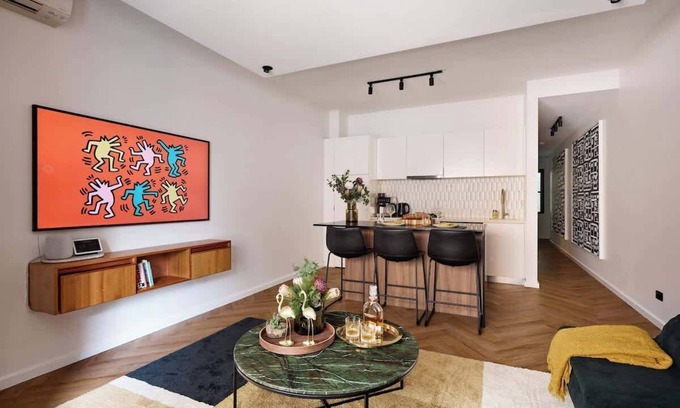 Darlinghurst Apartment | The Brass Room - Flamingo on Oxford Street