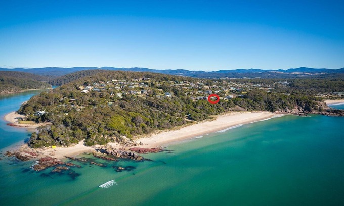 Pambula Beach House | The Breakers Pambula Beach