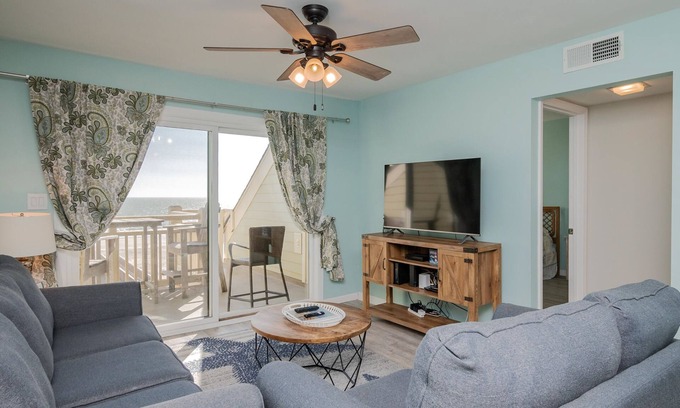 Caswell Beach Condo | The Breeze: Community Pool, Private Balcony, Whirlpool Tub and More!