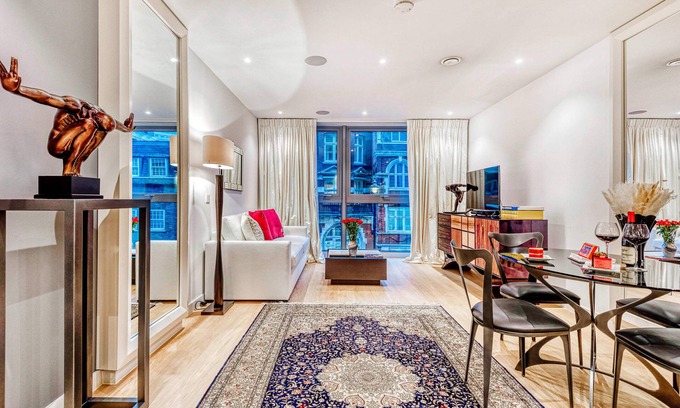 Westminster Apartment | The Buckingham Royal