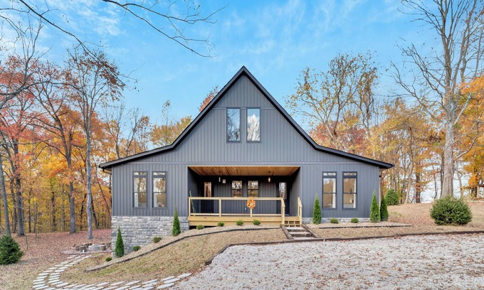 Logan Cabin | The Buffalo at Whiskey Ridge Cabins; Luxury in the woods