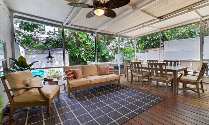 Palms House | The Bungalow - Near Historic Downtown Fort Myers