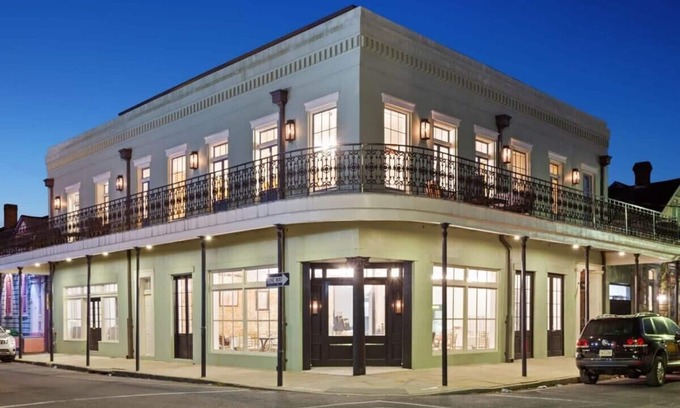 Faubourg Marigny House | The Burgundy House #2 |Historic Luxury|Steps to FQ