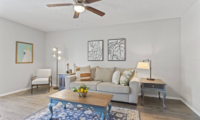 Colonel Elias Earle Historic District Condo | The Burrow @ Earle Street