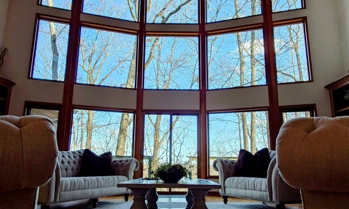 Altamont House | The Cabin by the Bluff