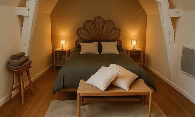 Champforgeuil House | The canal house