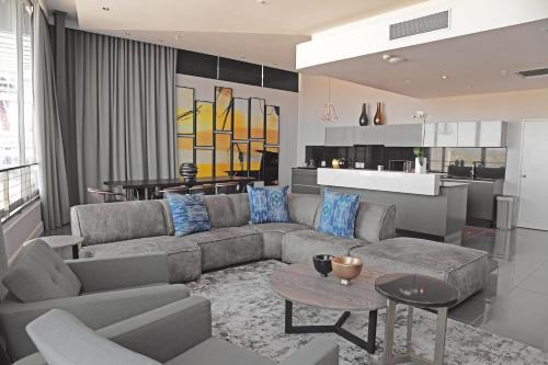 Menlyn Hotel | The Capital Menlyn Maine