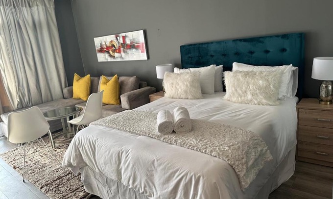 Menlyn Hotel | The Capital Trilogy Menlyn Maine Apartments 913