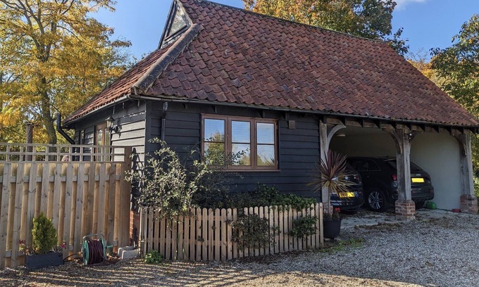 Sudbury House | The Cartlodge, Borley
