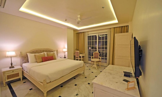 Shavri Colony Hotel | The Castle by KLR