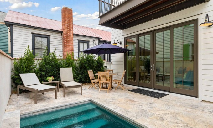 Downtown Charleston Apartment | The Cavallo- Private Rooftop Deck & Pool