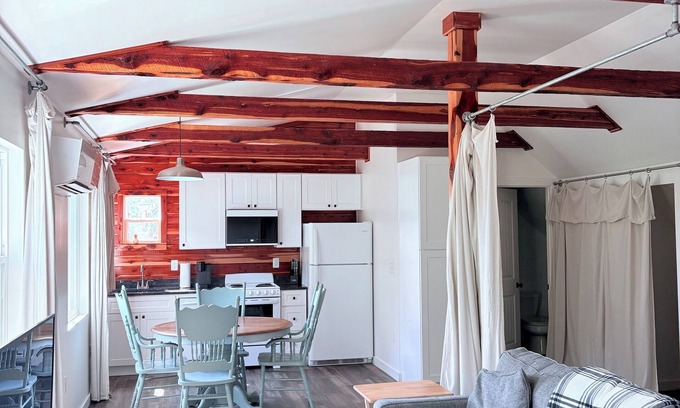 Watertown Apartment | The Cedar Loft/Apartment