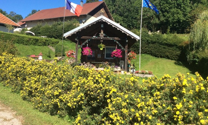 La Cluse-and-Mijoux Ski Chalet | The chalet des Meix in the heart of Lamont ***