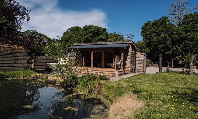 Carlisle Cottage | THE CHARD, pet friendly, with hot tub in Longtown