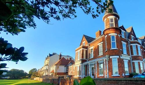 Great Yarmouth House | The Chateau by MPH Holidays
