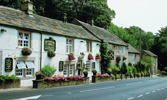 Froggatt Hotel | The Chequers Inn
