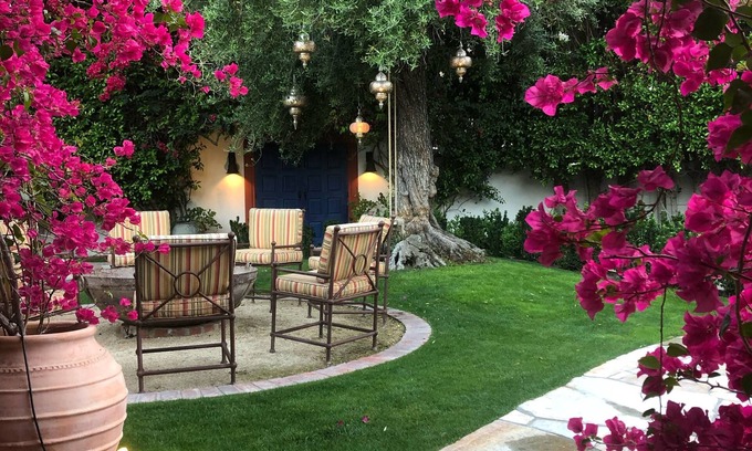 The Movie Colony House | The Citrus House retreat, a peaceful oasis.walk or ride bikes to downtown!