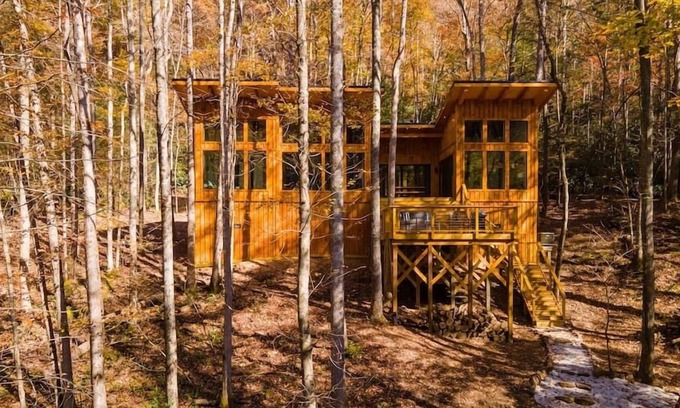 Slade Cabin | The Cliffs Cabin LUX,exclusive stay, wifi, hot tub