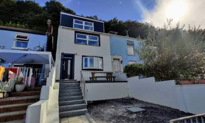 Mumbles House | The Clifton | Mumbles | Seaview