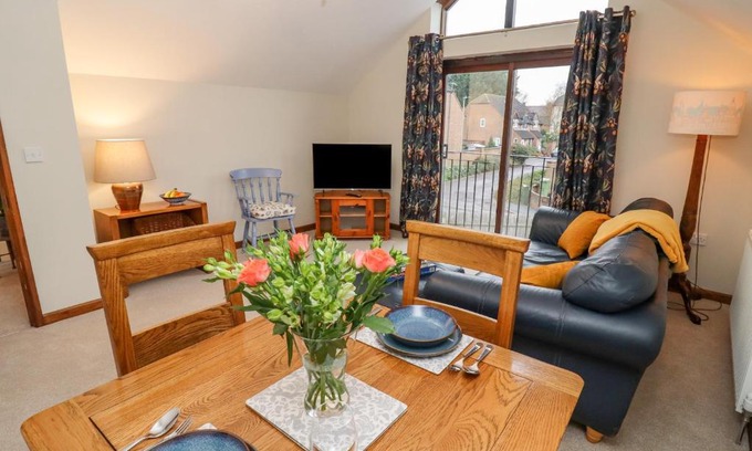 Cheltenham House | The Coach House