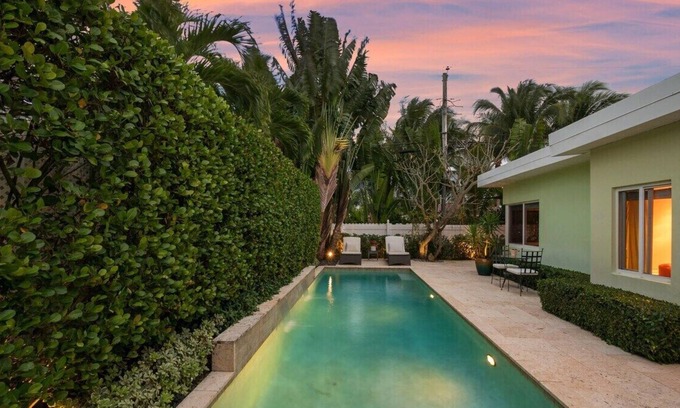 Southside House | The Coastal Bungalow | Heated Pool | West Palm