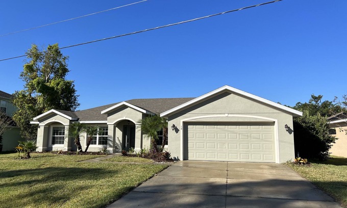 Palm Coast House | The Coastal Hideaway- Minutes to the Beach!