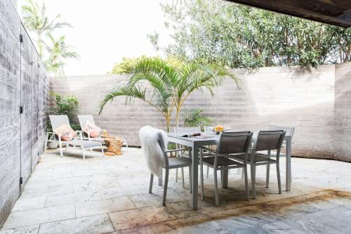 Sunshine Beach Villa | The Coconut Palm TWO
