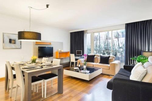 La Ribera Apartment | The Collection Barcelona - Central and Elegant 4 Bedroom by Placa Catalunya