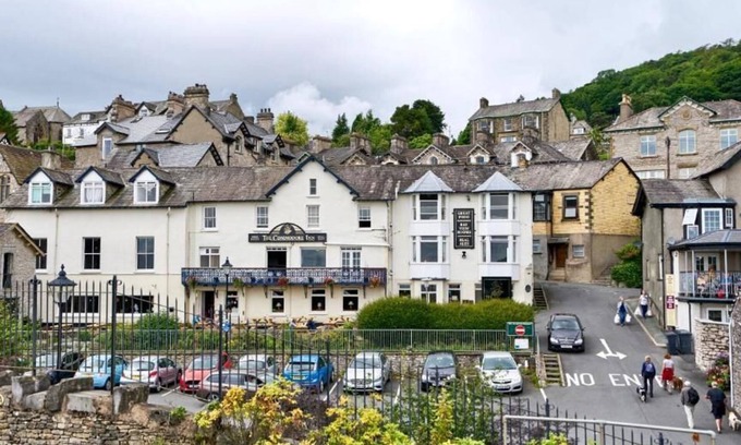 Grange-over-Sands Hotel | The Commodore Inn