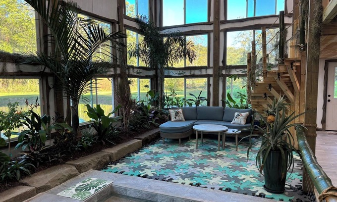 Malaga Cabin | The Conservatory at Owl Hollow
