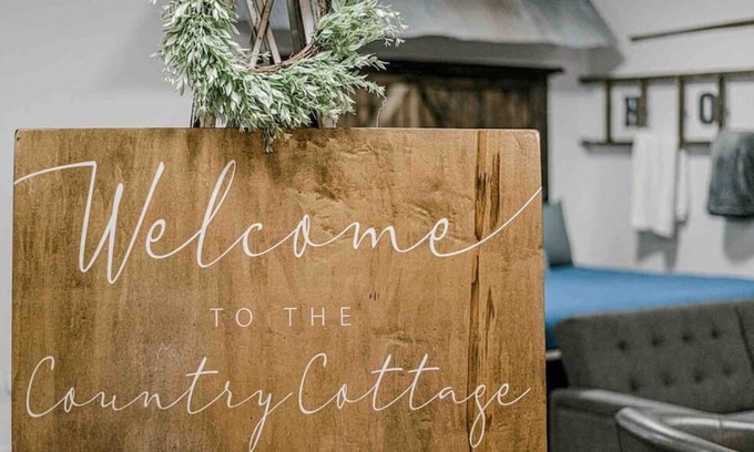 Amarillo House | The Country Cottage - Unit B - Located off I-40