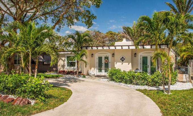 Lantana House | The Cove 4Rms 5Bed 2Bth Walking Distance 2 Beach