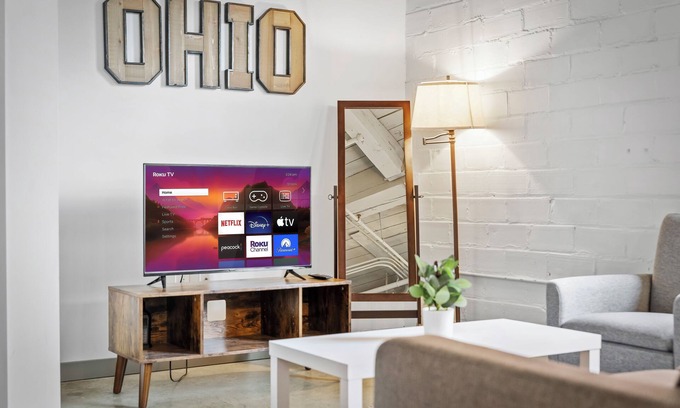 Downtown Cleveland Apartment | The Cozy Comfy Spacious Loft, Wi-Fi, Parking, Cafe