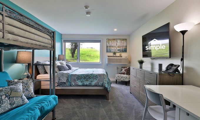 Killington Condo | The Cozy Cubbie: Charming Studio in Killington. Pool. Bus. Discounted Ski Rentals.
