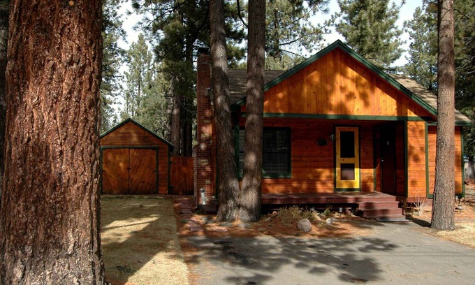 Al Tahoe Cabin | The Cozy Tahoe Cabin - Hot Tub, Pet Friendly, & 5 Min. to Lake