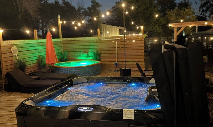 Brazos House | The Craftsman on Clay-4 Blocks to Silos-Backyard Retreat-Hot Tub and Cowboy Pool
