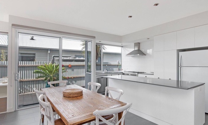 Port Fairy House | The Craic - Modern & Central Townhouse