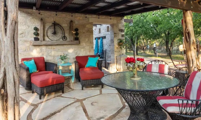 Fredericksburg Villa | The Creek Bank Getaway! Minutes to Main St!