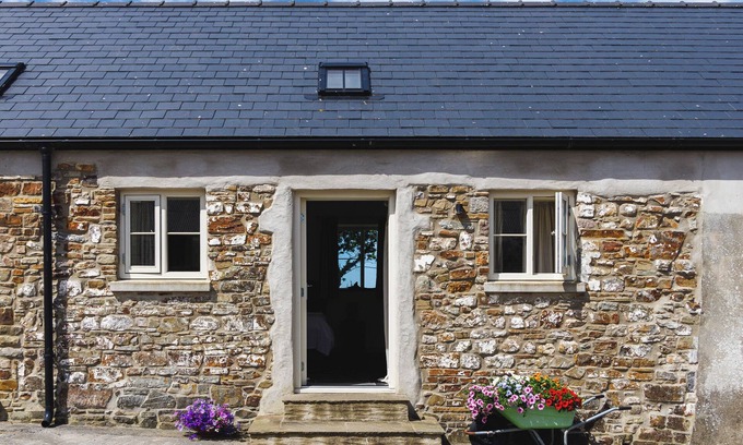 Narberth Other | The Cwtch @ Broomhill Barns
