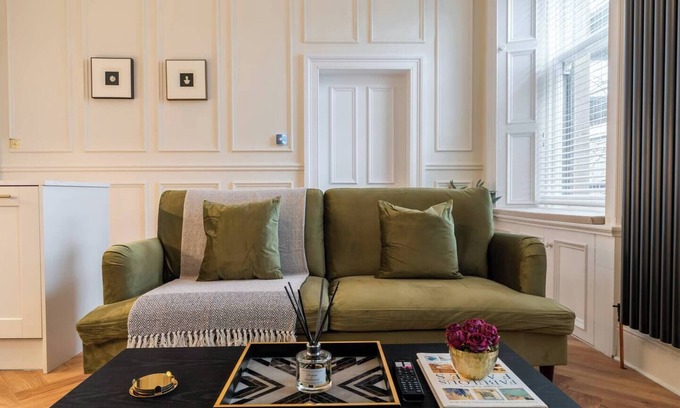 North West Condo | The Devonshire Suite - Your 5 Star West End Stay!