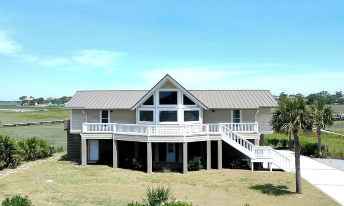 Saint Helena Island House | The Dockside Oasis: Newly Renovated 5 Bedroom Home, Scenic Marsh Views Sleeps 15
