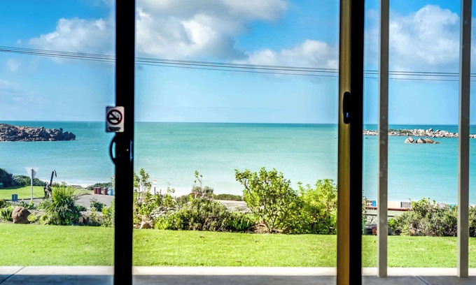 Port Elliot Apartment | The Dolphins1 Beachfront 1-10 Strangways Tce
